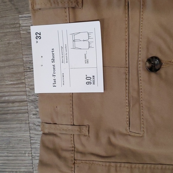 Goodfellow Flat Front 9" Seam Shorts Size 32 - Picture 3 of 4